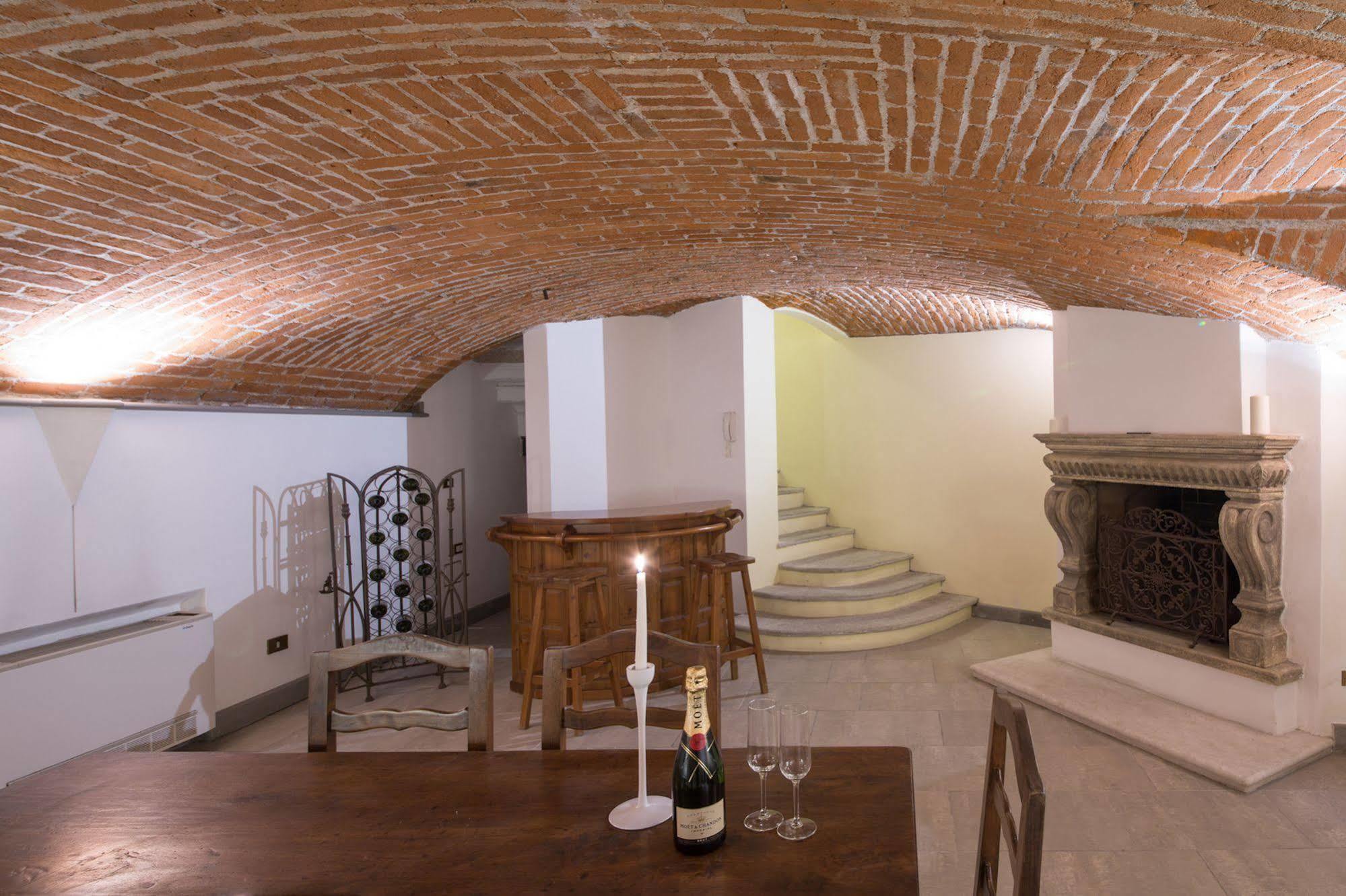 Loft In Navigli District With Jacuzzi & Sauna - Papiniano Milán